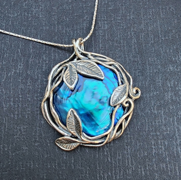 Blue Abalone Shell Leaf Pendant 🍃 - Picture 1 of 4